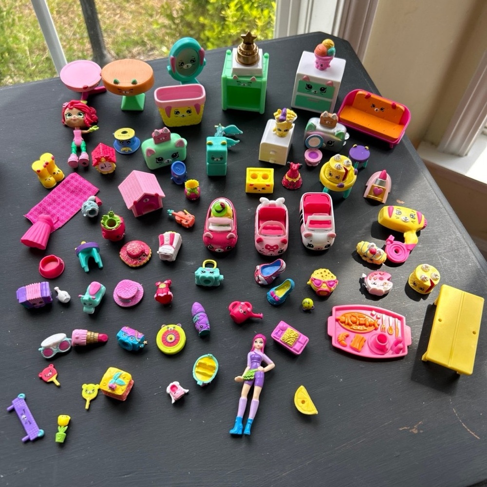 Shopkins Surprise Mini Figures & Accessories - 60 Plus Lot!